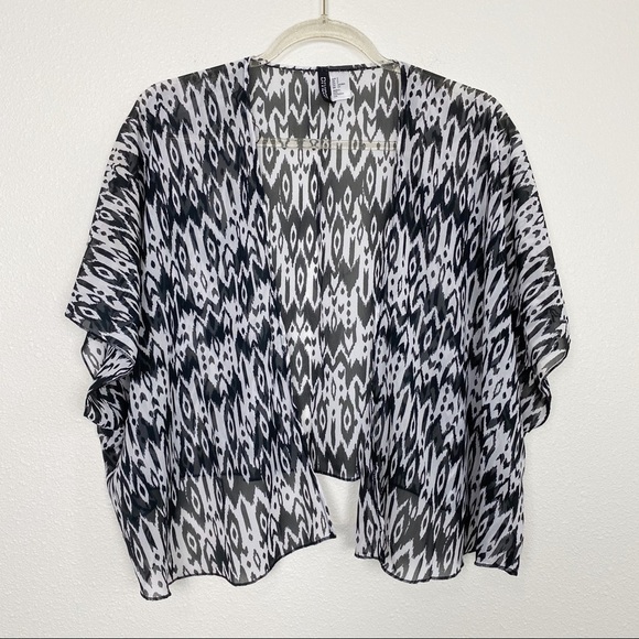 H&M Black & White Cropped Open Front Kimono Coverup - Picture 1 of 4